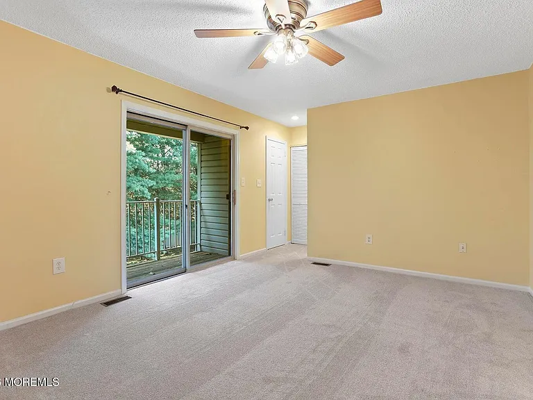 7 Stuart Dr #3 — Photo 16