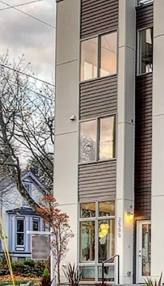 2500 S Dearborn St — Photo 16