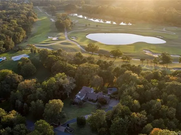 5137 Parview Dr, Charlotte, NC 28226