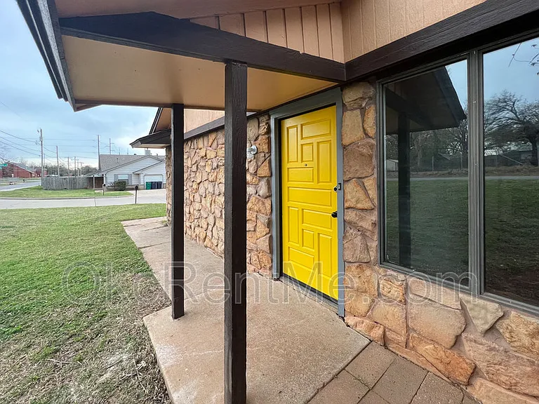 6801 Chisholm Ct — Photo 1