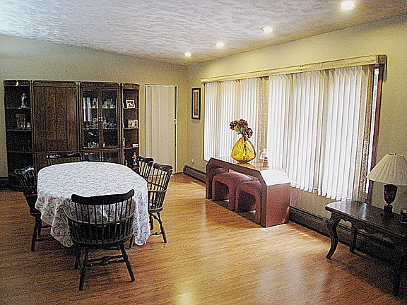 4th image of 340 Acre Ln