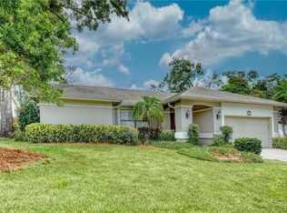 517 Walker Rd, Safety Harbor, FL 34695