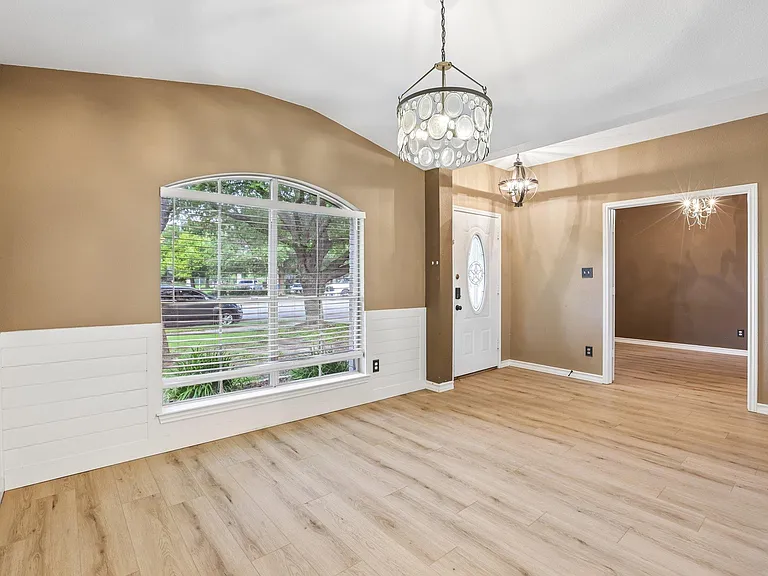 2656 Bradley Ln — Photo 9
