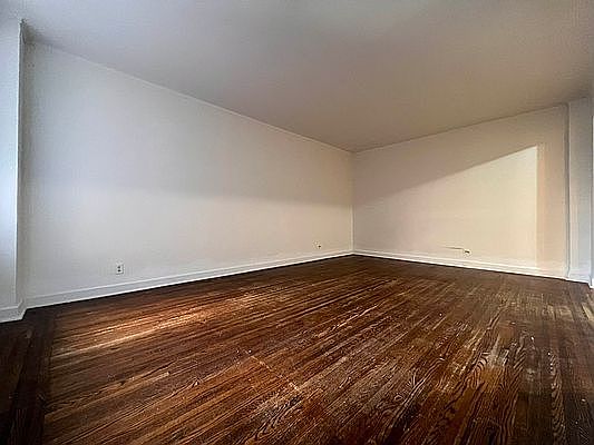 3rd image of 67-70 Yellowstone Blvd #44