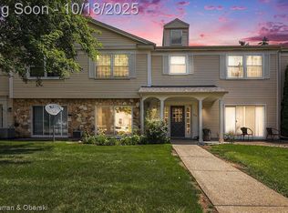 833 Bloomfield Village Blvd APT A, Auburn Hills, MI 48326