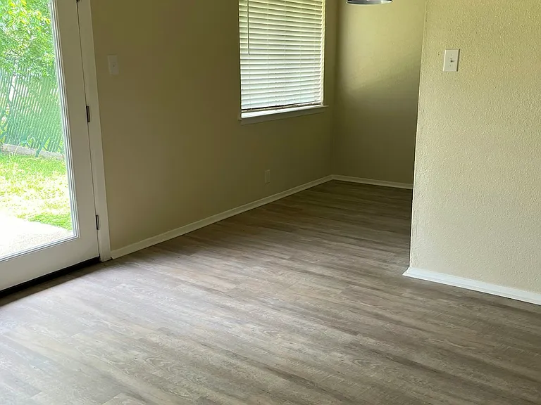 817 Betsy Ross Dr #A — Photo 5