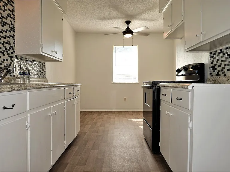 1028 Starlite Dr — Photo 8