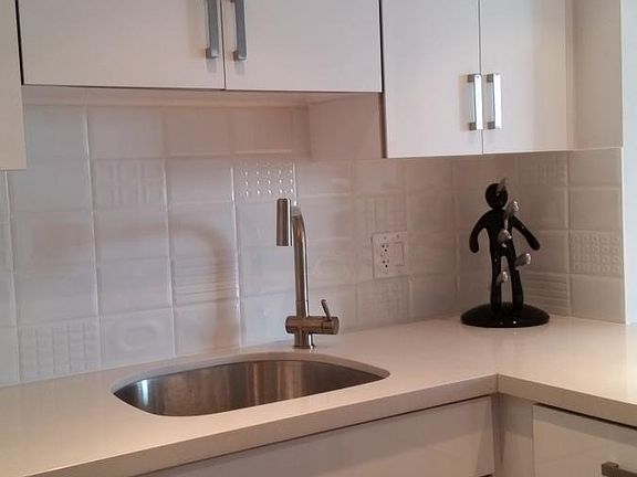 Modern kitchen.