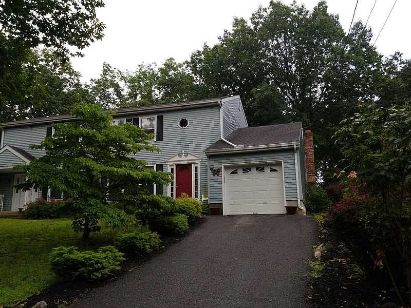 2nd image of 557 Fairview Rd