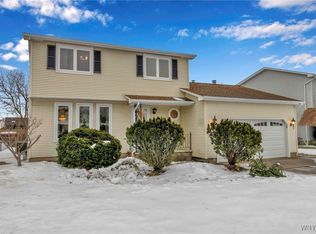 2167 Hobblebush Ln, Lake View, NY 14085