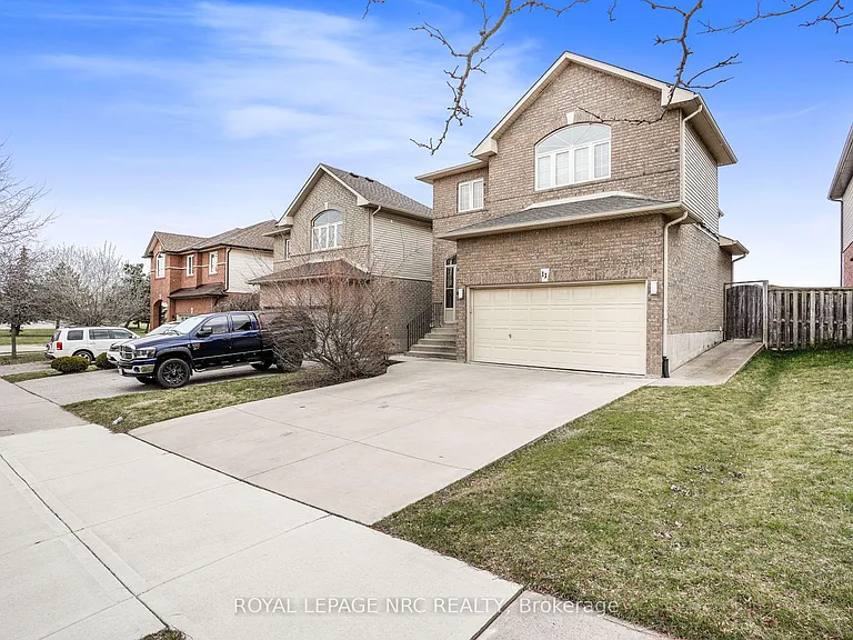 11 Meadow Wood Cres #BASEMENT — Photo 1