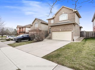 11 Meadow Wood Cres #BASEMENT, Hamilton, ON L8J3Z7