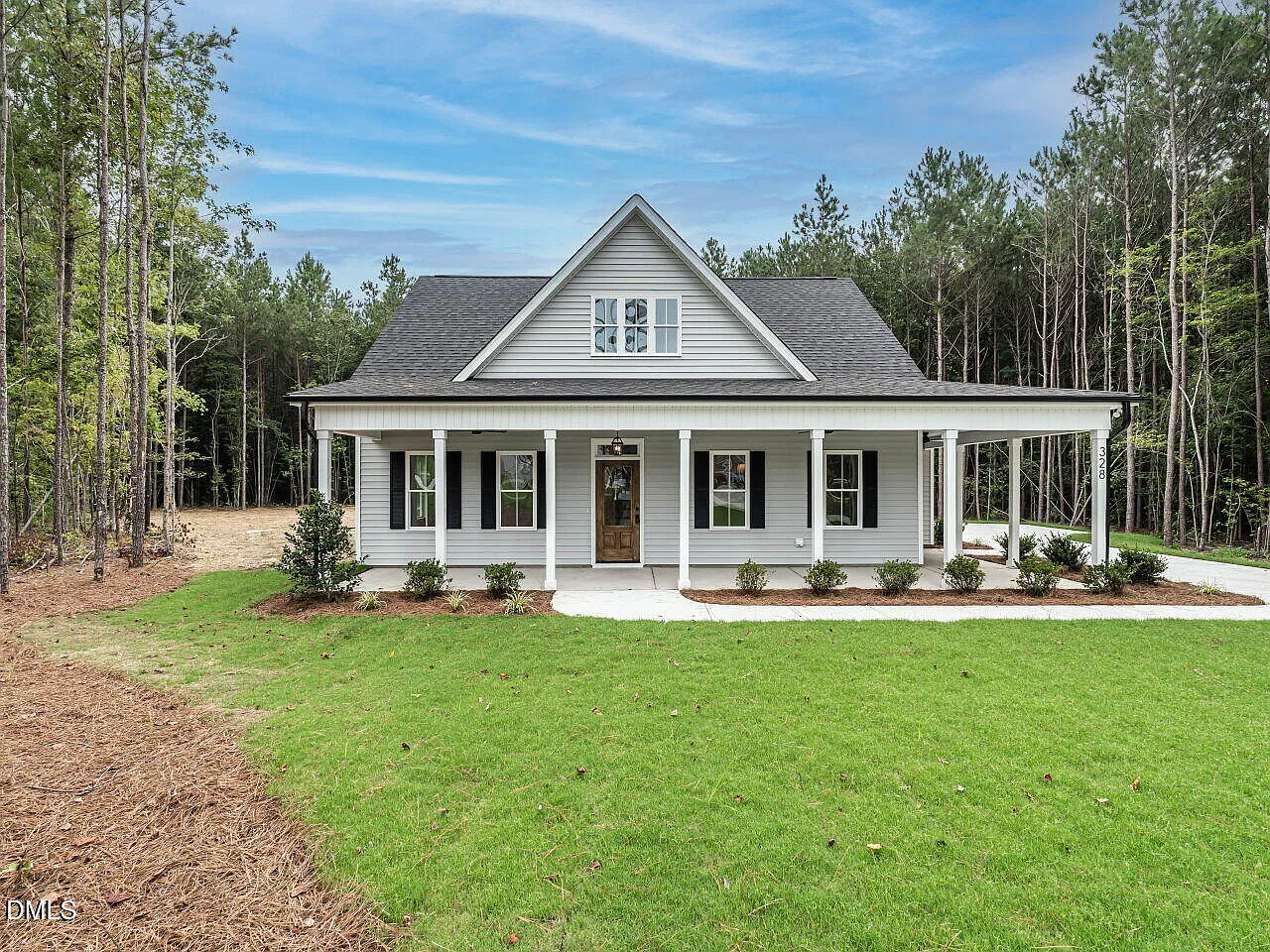 4 bed, 2.5 bath, 2655 sqft, $2,800 — Photo 1