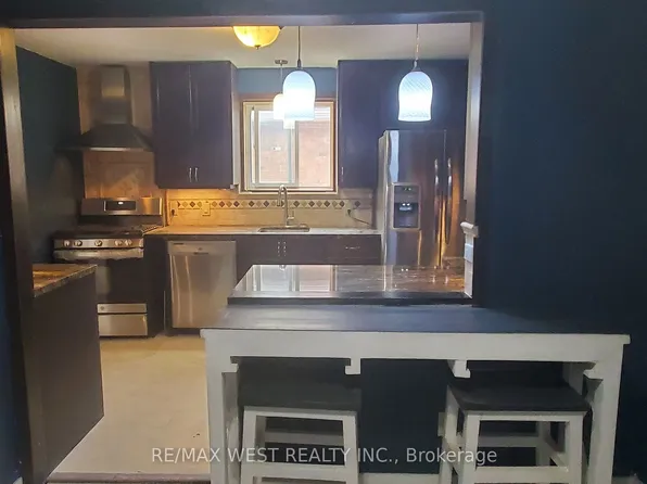 135 Ellins Ave, Toronto, ON M6N 2B2