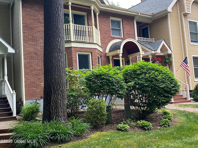 3rd image of 19 Sarazen Street