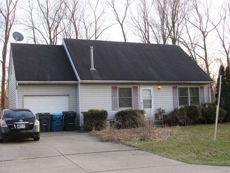 1st image of 2539 W Park Dr