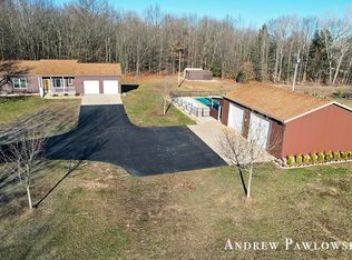 16861 Peach Ridge Ave, Kent City, MI 49330
