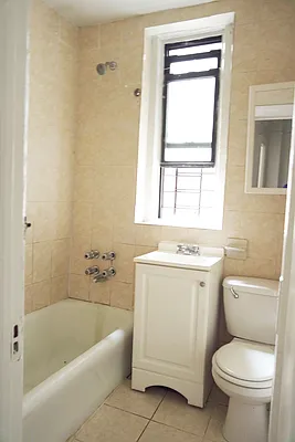 Rented by CITY SKYLINE REALTY INC | media 19