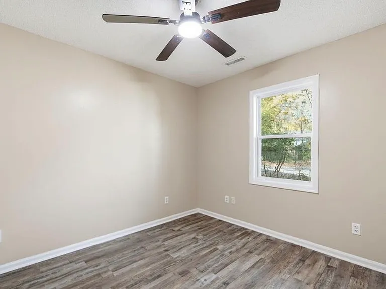 4930 Buford Ave #4930 — Photo 9