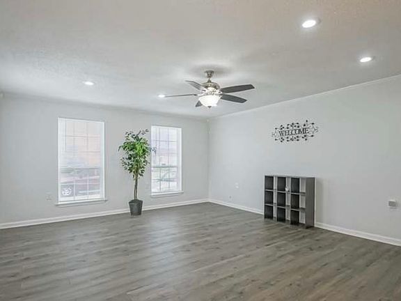 5th image of 204 Liberty Terrace Dr