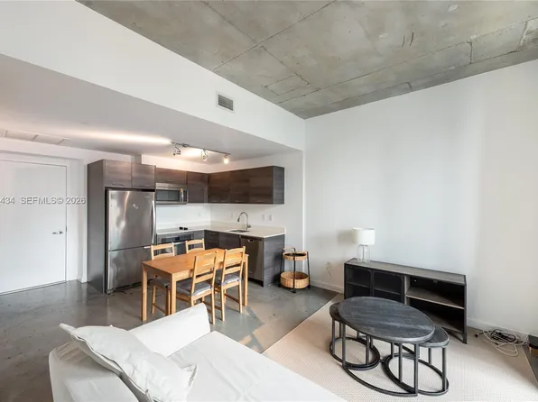 151 SE 1st St APT 1709, Miami, FL 33131