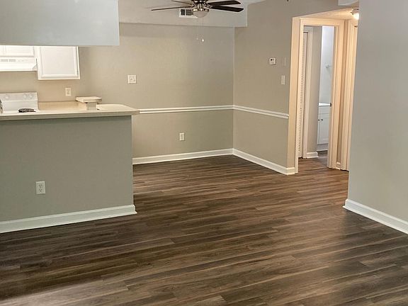 2nd image of 207 New Petersburg Dr APT D
