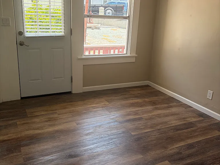 L Ave — Photo 6