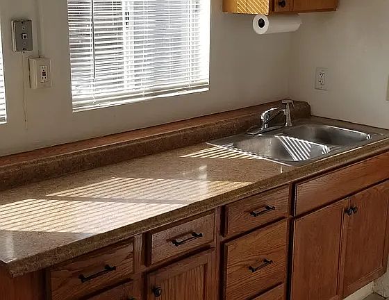 Kitchen (photo 1)