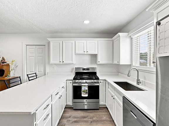3rd image of 1276 N 150th St W