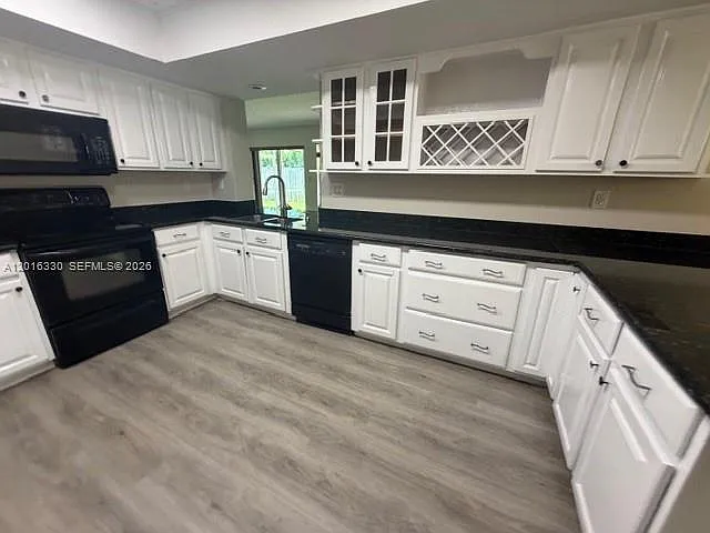 10524 NW 4th St — Photo 17