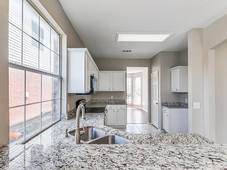 4713 Park Downs Dr — Photo 9