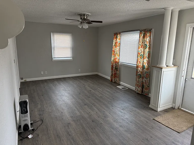 926 W Ridgemont Rd — Photo 2