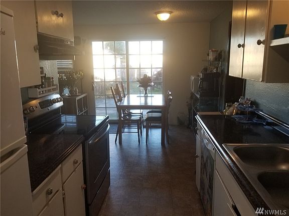 3rd image of 1009 E 61st St