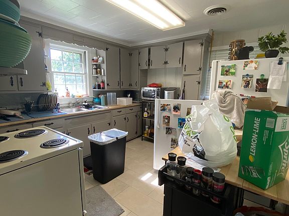 3rd image of 520 1/2 Broad St #B
