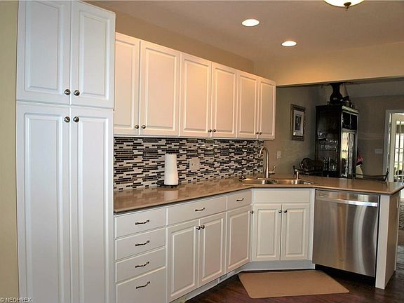 4th image of 456 E Heritage Dr