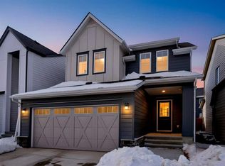 57 E Willow Grn SW, Airdrie, AB T4B5M3