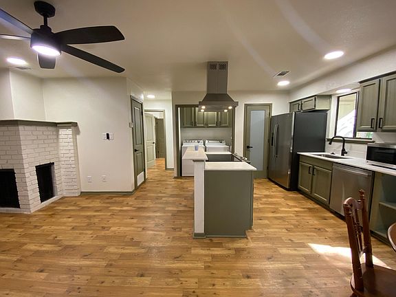 5th image of 421 W San Antonio St APT C4