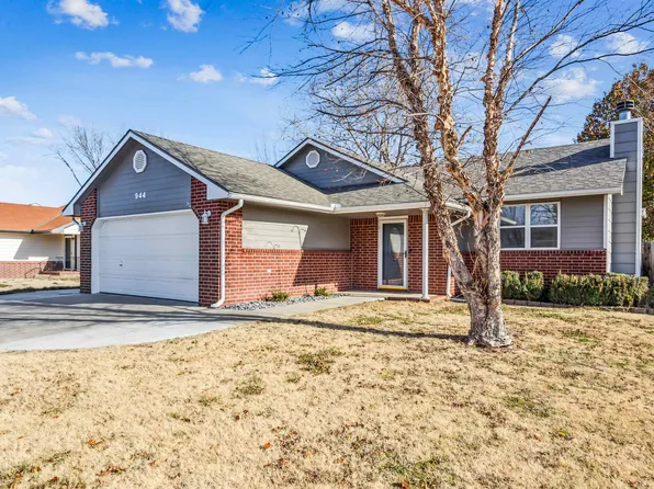 944 N Meadow Rd, Valley Center, KS 67147
