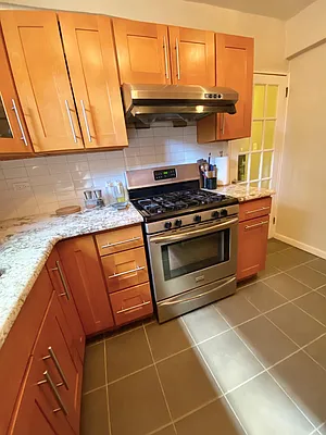 Sold by Universal Realty Group | media 27