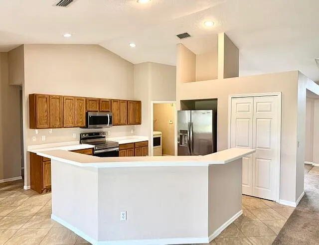 530 SW Butler Ave — Photo 4