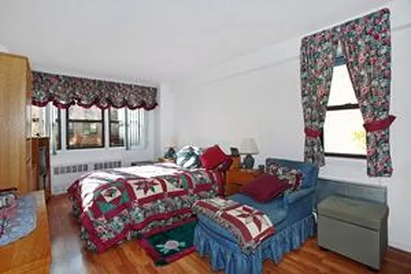 Sold by Douglas Elliman | media 20