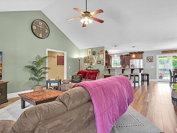 5th image of 15111 Kingsmont Dr