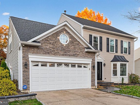 3rd image of 217 Cherry Hill Ln