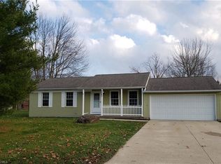 8663 Fairlane Dr, Olmsted Township, OH