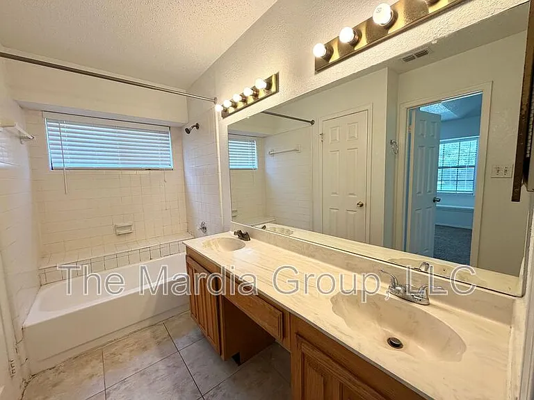 7904 Steppington Dr — Photo 10