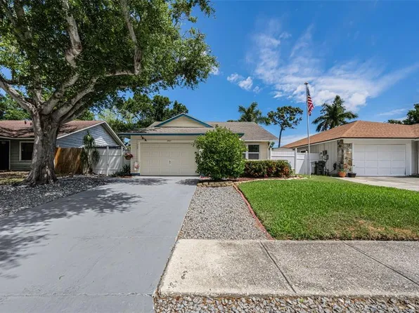 2907 Whispering Dr N, Largo, FL 33771