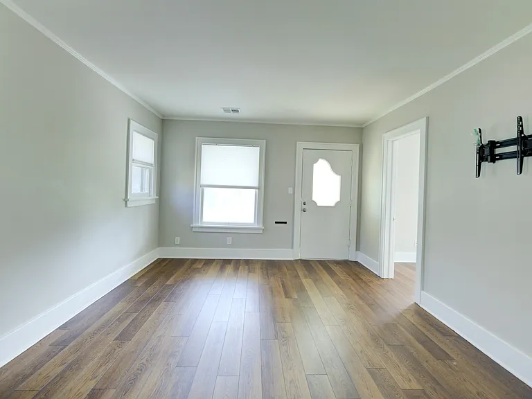 1618 S Indianapolis Ave — Photo 5