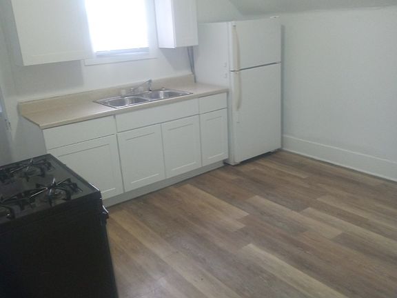 3rd image of 563 W Taylor St #Up