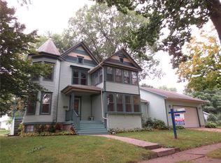 514 6th St NW, Mount Vernon, IA 52314