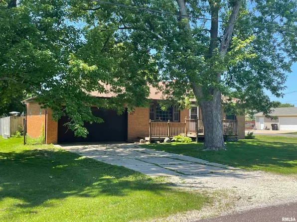 300 Ernest St, Washington, IL 61571